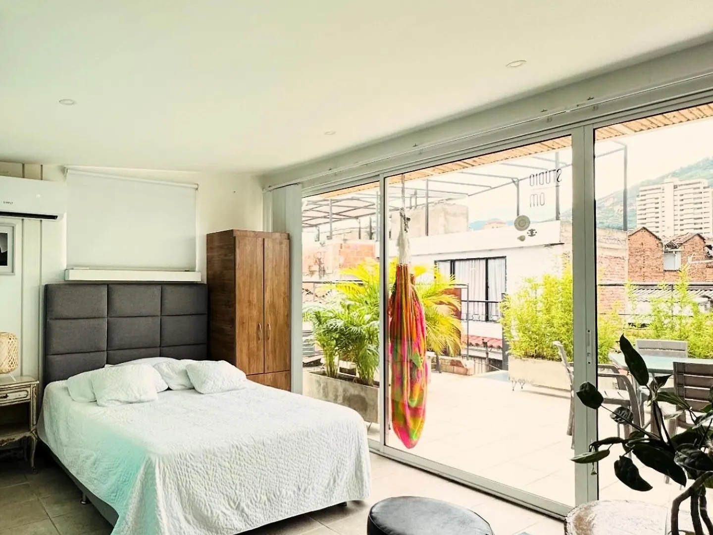 Hostel Moonshine Boutique Hostal Cali