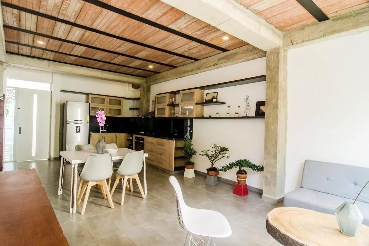 Moonshine Boutique Hostal Cali